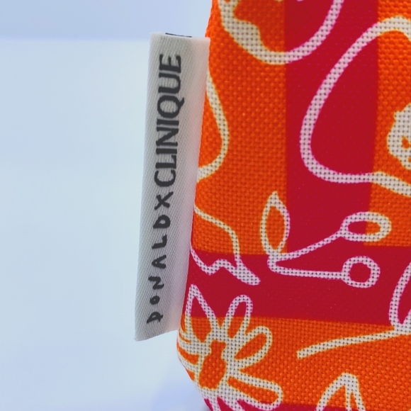 Clinique Makeup Bag - Picture 2 of 3